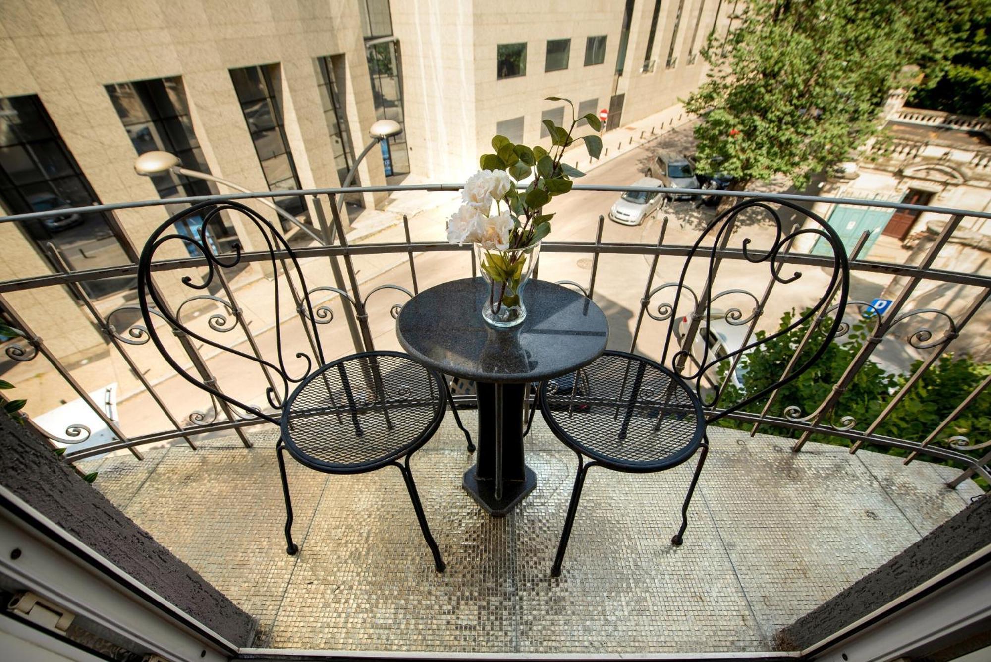 Centrally Located 2Br Apartment With Balcony & Unique Design بوخارست المظهر الخارجي الصورة